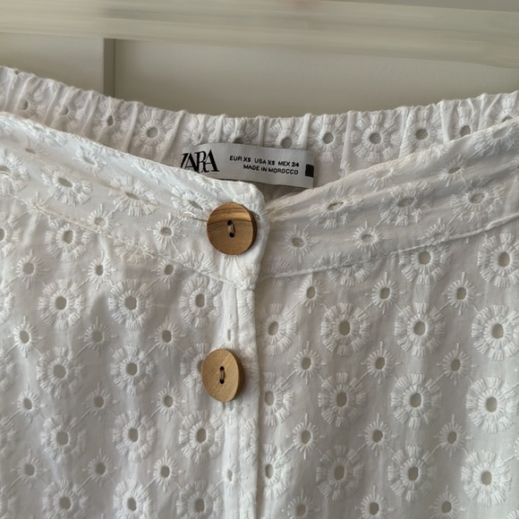 Zara white flower embroidery button down skirt size XS - Picture 3 of 4